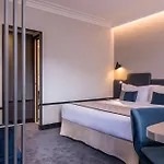 Western Select 3* Boulogne-Billancourt