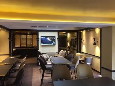 Western Select 3* Boulogne-Billancourt