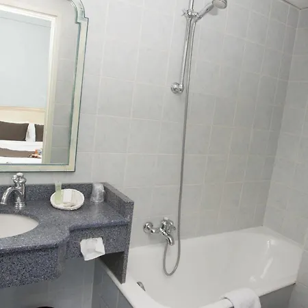 Hotel Western Select Boulogne-Billancourt