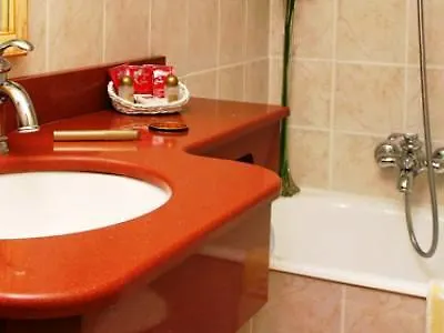 Western Select 3* Boulogne-Billancourt