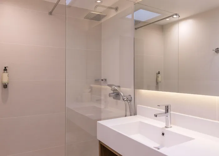 Western Select 3* Boulogne-Billancourt