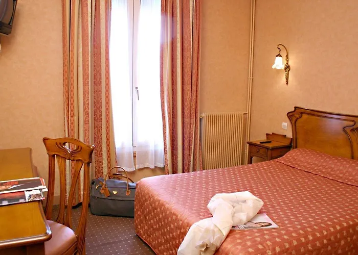 Отель Western Select Булонь-Бийанкур